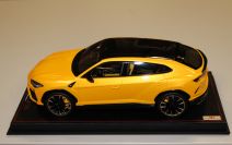 MR Collection  Lamborghini Lamborghini URUS Pearl Capsule - GIALLO INTI - Yellow Metallic