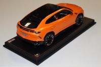 MR Collection  Lamborghini Lamborghini URUS Pearl Capsule - ARANCIO BOREALIS - Orange Metallic