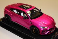 MR Collection  Lamborghini Lamborghini URUS - PINK FLASH - Pink Flash