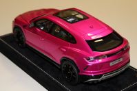 MR Collection  Lamborghini Lamborghini URUS - PINK FLASH - Pink Flash