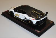 MR Collection  Lamborghini Lamborghini Aventador SVJ - BIANCO ISIS - White Isis