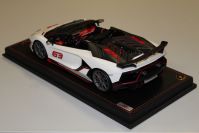 MR Collection  Lamborghini Lamborghini Aventador SVJ Roadster - WHIT White