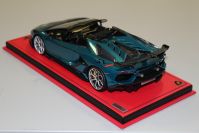 MR Collection  Lamborghini Lamborghini SVJ Roadster - ARTEMIS GREEN #10/10 Artemis Green