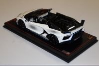 MR Collection  Lamborghini Lamborghini Aventador SVJ Roadster - XAGO - White