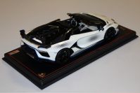 MR Collection  Lamborghini Lamborghini Aventador SVJ Roadster - XAGO - White