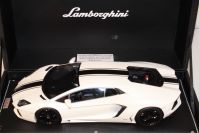 MR Collection 2011 Lamborghini Lamborghini Aventador LP700-4 - CANOPUS WHITE GLOSS / BLAC Canopus White