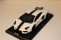 MR Collection 2011 Lamborghini Lamborghini Aventador LP700-4 - CANOPUS WHITE GLOSS / BLAC Canopus White