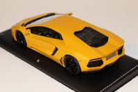 MR Collection 2011 Lamborghini Lamborghini Aventador LP700-4 - MATT YELLOW - Yellow Matt