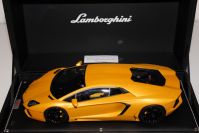 MR Collection 2011 Lamborghini Lamborghini Aventador LP700-4 - MATT YELLOW - Yellow Matt