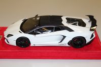 MR Collection 2013 Lamborghini Lamborghini Aventador LP 760-4 Oakley - BIANCO MONOCERUS - Red Matt