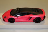 MR Collection 2014 Lamborghini Lamborghini Aventador LP 700-4 Pirelli - PINK MET GLOSS - Red Matt