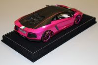 MR Collection  Lamborghini Lamborghini Aventador LP700-4 Pirelli - PINK FLASH - O Pink Flash