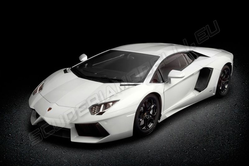 Pocher 2011 Lamborghini Lamborghini Aventador LP700-4 - KIT WHITE ISIS - White Isis