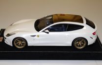 Scuderiamodelli  Ferrari Ferrari FF - ITALIA WHITE / GOLD - Red Matt