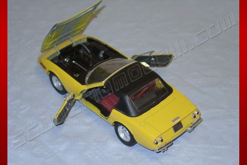 Ferrari 365 GTS – Modèle Réduit 1:18 Solido 8018 – Occasion – Voiture De Collection
